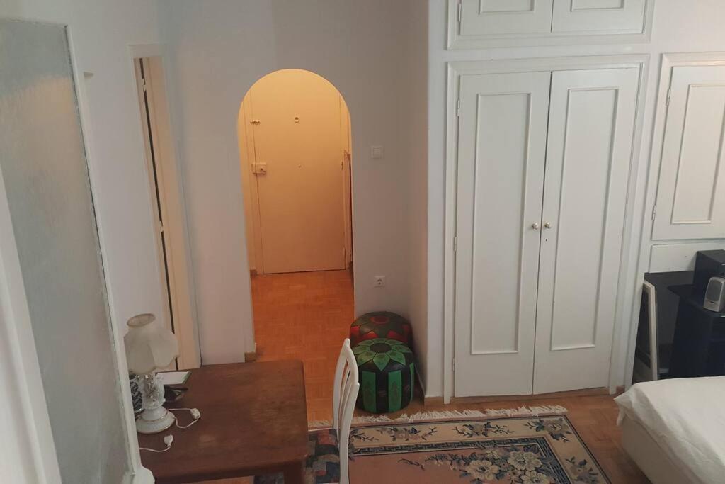 Central Studio Apartment Next To Plaka Атина Екстериор снимка